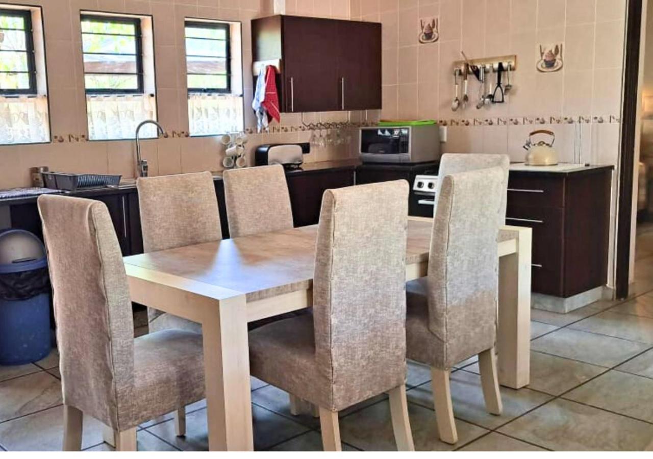 Lion King Villa Марлот Парк Екстериор снимка